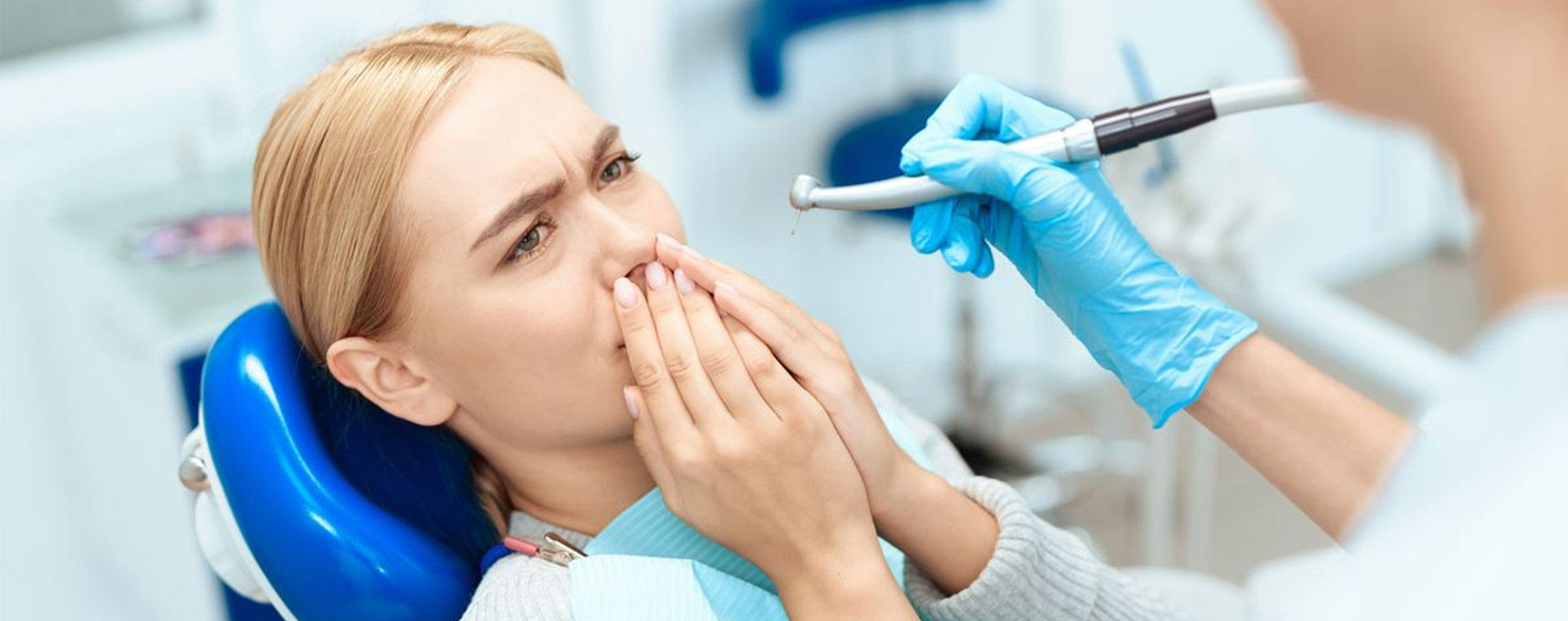 Composite Bonding vs Porcelain Veneers: Which is Right for You?